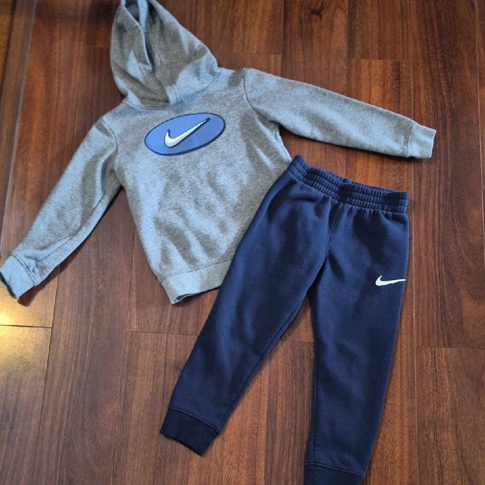 Nike Kids Gray Hoodie and Navy Joggers Set 4/5 Years